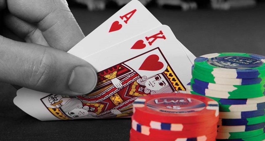 Kinh nghiệm chơi Poker Xuvang777 hiệu quả dành cho người mới